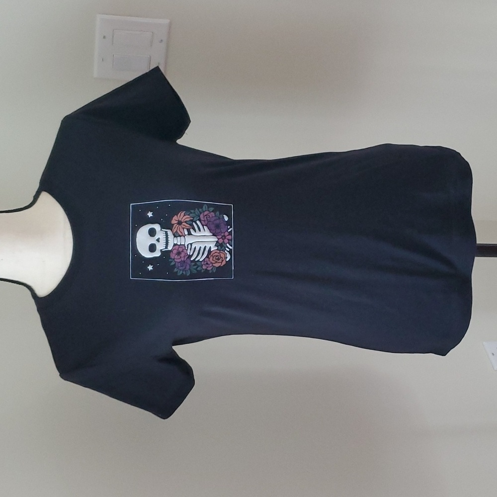 Free State Black Skull Short Dleeve T-Shirt Size Small